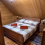 Lodge Lenka