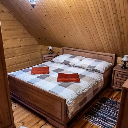 Lodge Lenka